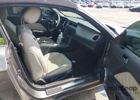 2013 Ford Mustang Gt Premium from USA, damaged, VIN 1ZVBP8FF4D5268067